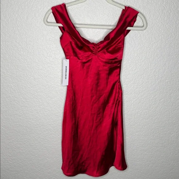 NWT Princess Polly Sadee Red Off the Shoulder Mini Dress Size 2 Date Night Satin - Picture 4 of 7
